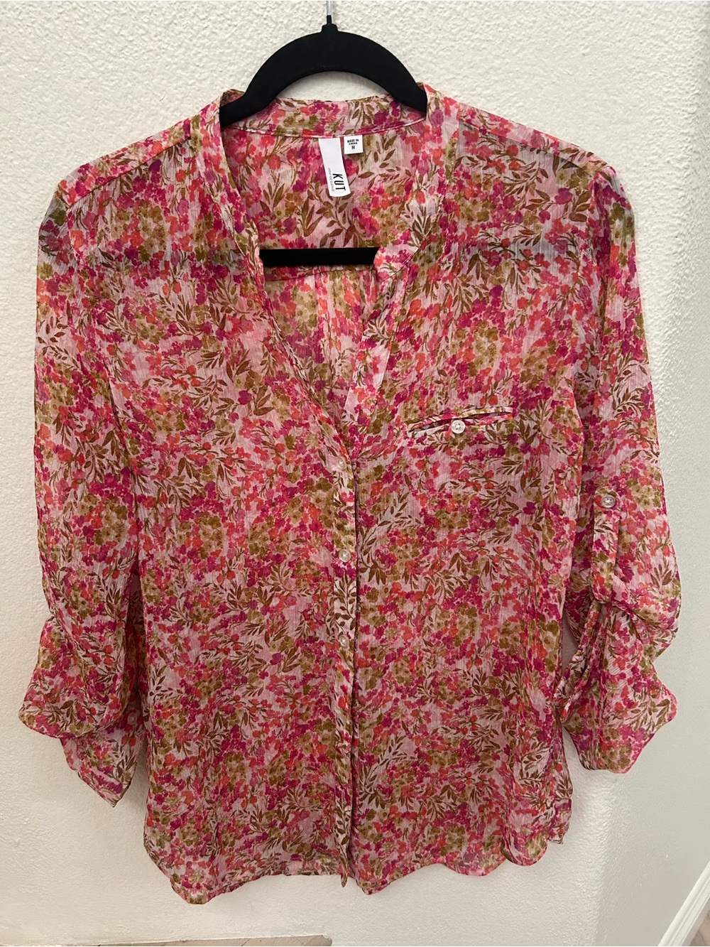 Kut from the Kloth Pink Multi Floral Split-Neck Button Blouse
